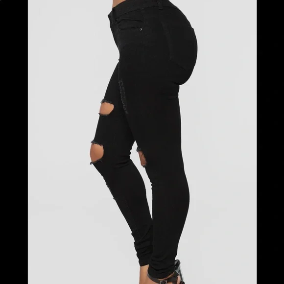 Sippin On Some Skinny Jeans - Black - Picture 4 of 5